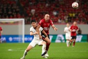 开云平台-古尔芬克尔独造3球费利佩双响 蓉城4-1大胜海港